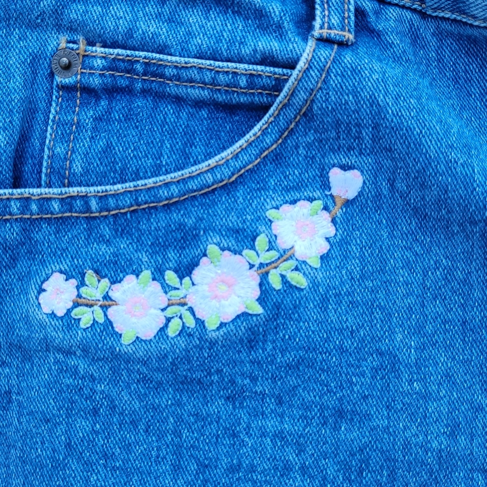 Denim Shorts - floral pocket design.  Size 17/18 - Picture 2 of 7